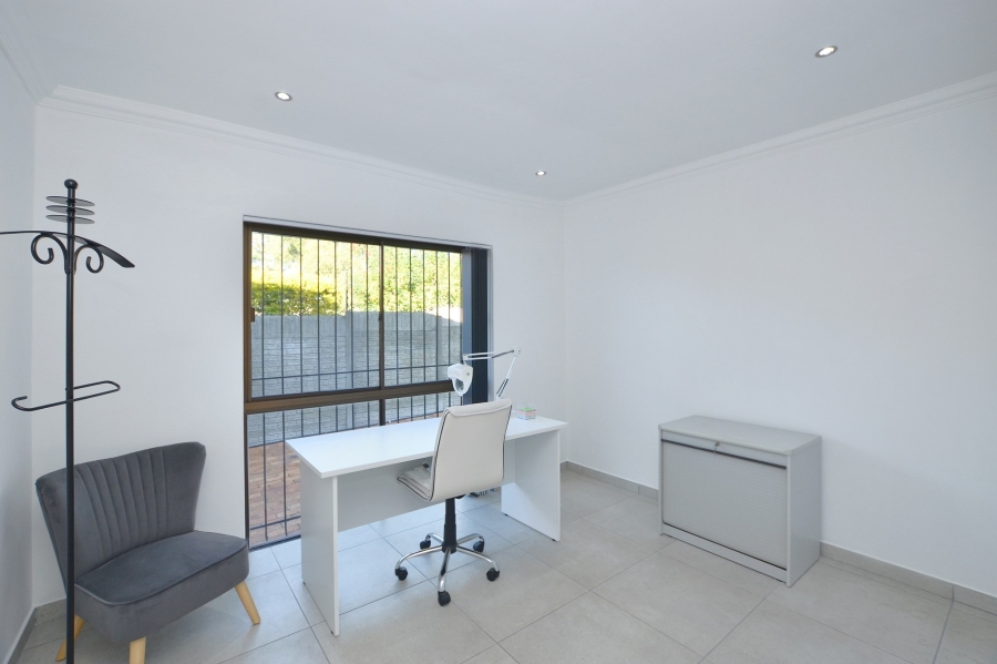 3 Bedroom Property for Sale in Everglen Western Cape